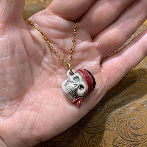Pirate Skull Pendent - Picture 5 of 6